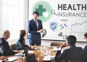 Seguro de Salud vs Público: Compara y Decide Bien por Tu Salud