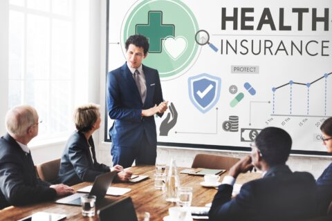 Seguro de Salud vs Público: Compara y Decide Bien por Tu Salud