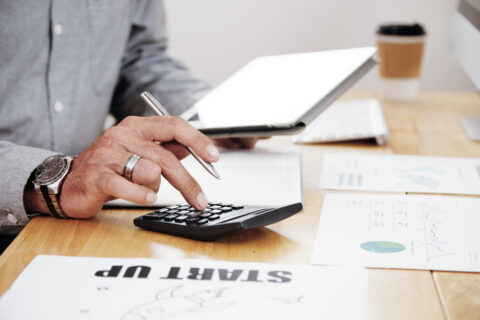 Cuándo y Cómo Consolidar Deudas 2025: Tu Guía Completa
